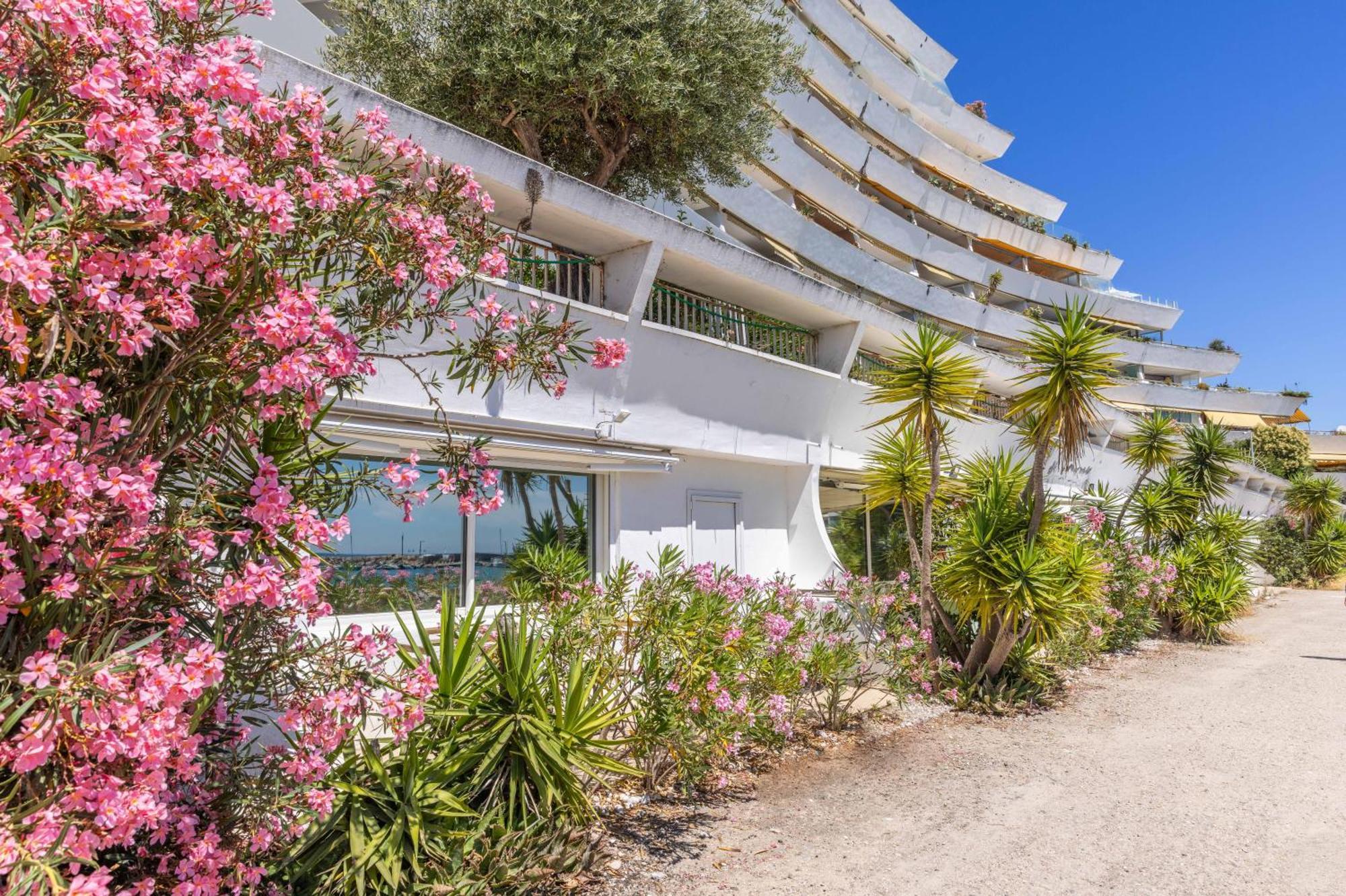 Beau 2P Bord De Mer, Marina Baie Des Anges Вилньов Любе Екстериор снимка